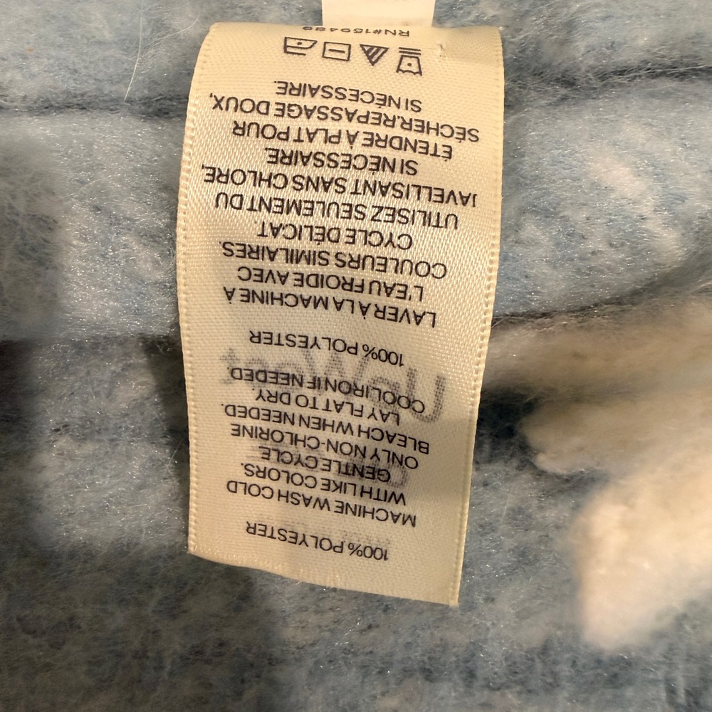 UpWest Soft Blue and Cream throw blanket - Picture 4 of 9